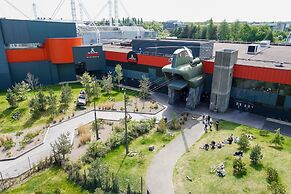 1 Bed With Parking - 15 Mins to Solihull NEC