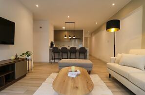 w Charming 2BR w Balcony in Miraflores