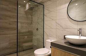 w Charming 2BR w Balcony in Miraflores