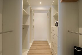 w Charming 2BR w Balcony in Miraflores