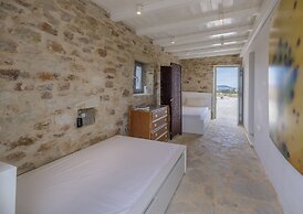 The Gallery Home - Elegant Villa In Antiparos