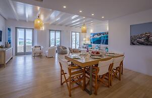 The Gallery Home - Elegant Villa In Antiparos