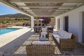 The Gallery Home - Elegant Villa In Antiparos