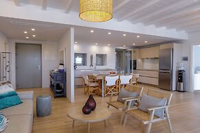 The Gallery Home - Elegant Villa In Antiparos