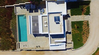 The Gallery Home - Elegant Villa In Antiparos