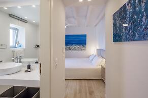 The Gallery Home - Elegant Villa In Antiparos