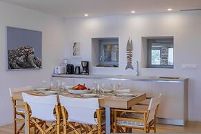 The Gallery Home - Elegant Villa In Antiparos