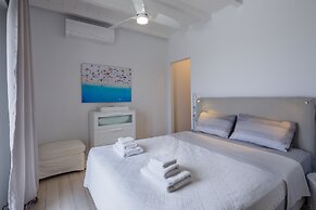 The Gallery Home - Elegant Villa In Antiparos