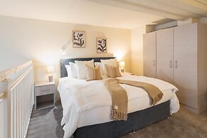 Host Stay Athenaeum House