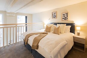 Host Stay Athenaeum House