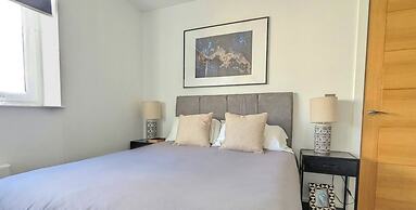 Modern 1 Bed Apt - 15 Mins to Solihull Centre