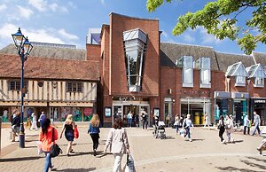 Modern 1 Bed Apt - 15 Mins to Solihull Centre