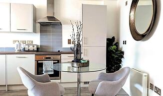 Modern 1 Bed Apt - 15 Mins to Solihull Centre