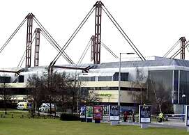 Modern 1 Bed Apt - 15 Mins to Solihull Centre