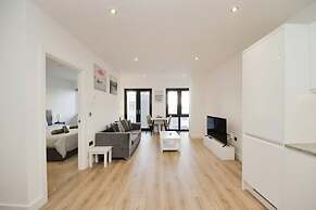 Modern Comfort 1 Bed Apartment Broadoaks Sulihull