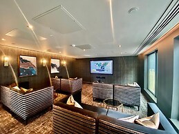 Luxury 2-bedroom Apartment in St Martin s Place BMH