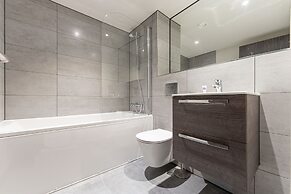 Luxury 2-bedroom Apartment in St Martin s Place BMH