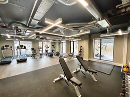 Luxury 2-bedroom Apartment in St Martin s Place BMH