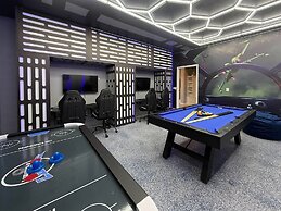 Upstay 20 Guest Capacity Mansion Near Disney