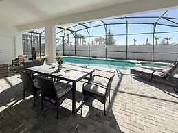 Upstay 20 Guest Capacity Mansion Near Disney