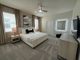 Upstay 20 Guest Capacity Mansion Near Disney