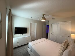 Upstay 20 Guest Capacity Mansion Near Disney