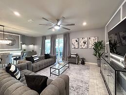 Upstay 20 Guest Capacity Mansion Near Disney