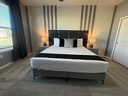 Upstay 20 Guest Capacity Mansion Near Disney