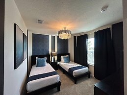 Upstay 20 Guest Capacity Mansion Near Disney