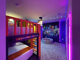 Upstay 20 Guest Capacity Mansion Near Disney