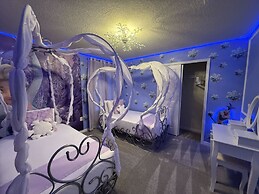 Upstay 20 Guest Capacity Mansion Near Disney