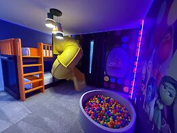 Upstay 20 Guest Capacity Mansion Near Disney