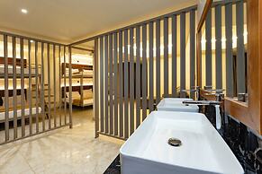 UPHILLS BOUTIQUE HOTEL