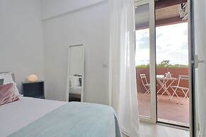 Rifugio incantato sul fiume Tevere