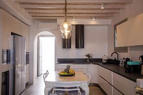 Mykonian Luxury Villa Filyra with Pool