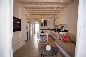 Mykonian Luxury Villa Filyra with Pool