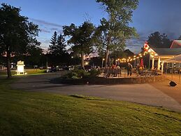 The Ash Grove Inn