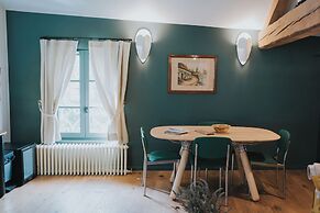 Lyon Country House - Tour de Garde