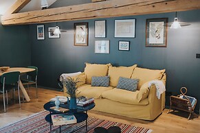 Lyon Country House - Tour de Garde