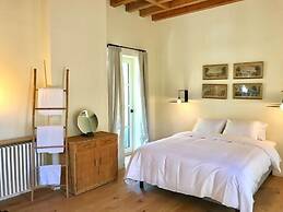 Lyon Country House - Tour de Garde