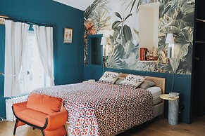 Lyon Country House - Tour de Garde