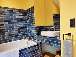 Lyon Country House - Tour de Garde