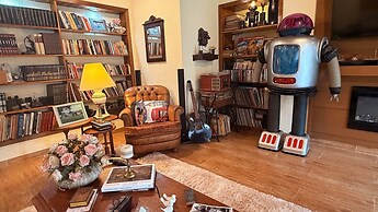THE WRITERS HOUSE