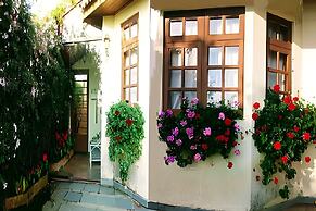 THE WRITERS HOUSE