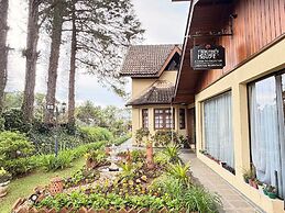 THE WRITERS HOUSE