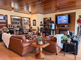 THE WRITERS HOUSE