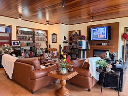 THE WRITERS HOUSE