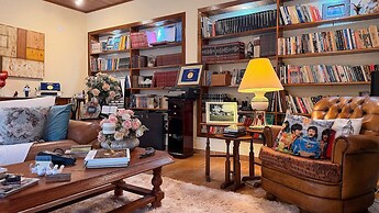 THE WRITERS HOUSE