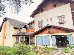 THE WRITERS HOUSE