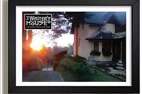 THE WRITERS HOUSE